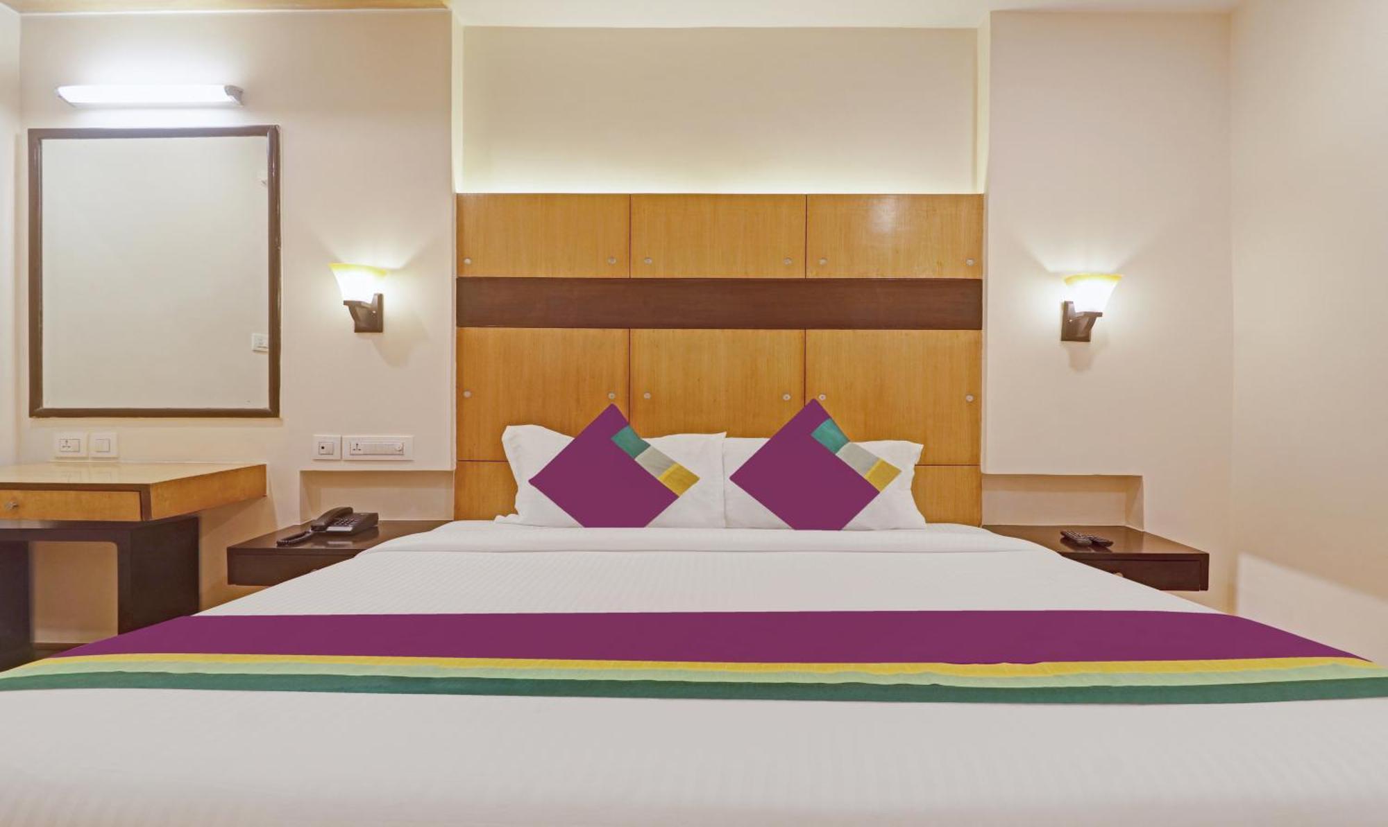 Treebo Premium Seven Lake View Hyderabad Eksteriør billede