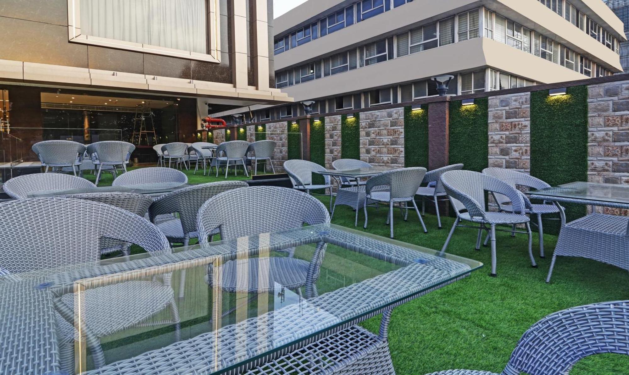 Treebo Premium Seven Lake View Hyderabad Eksteriør billede