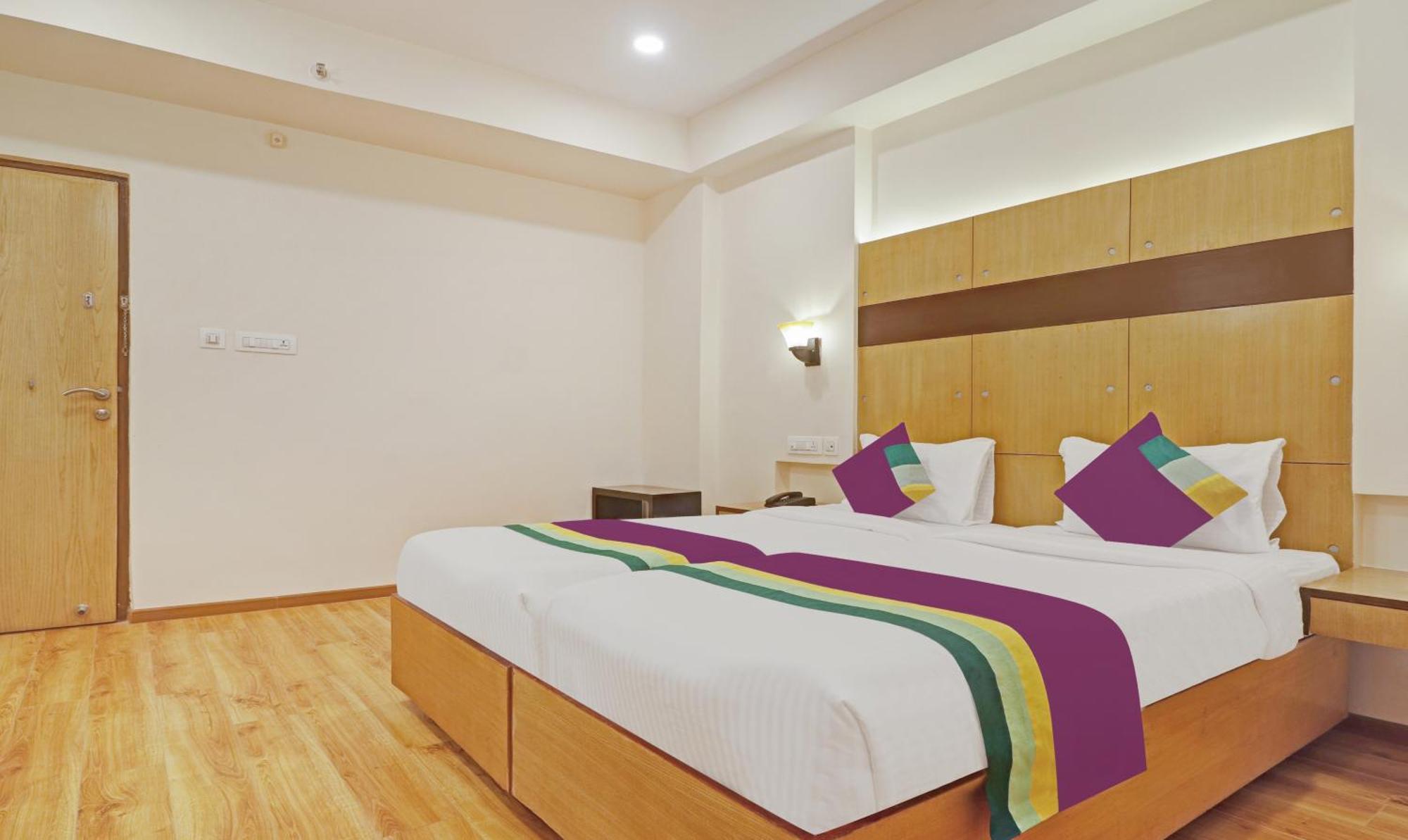 Treebo Premium Seven Lake View Hyderabad Eksteriør billede