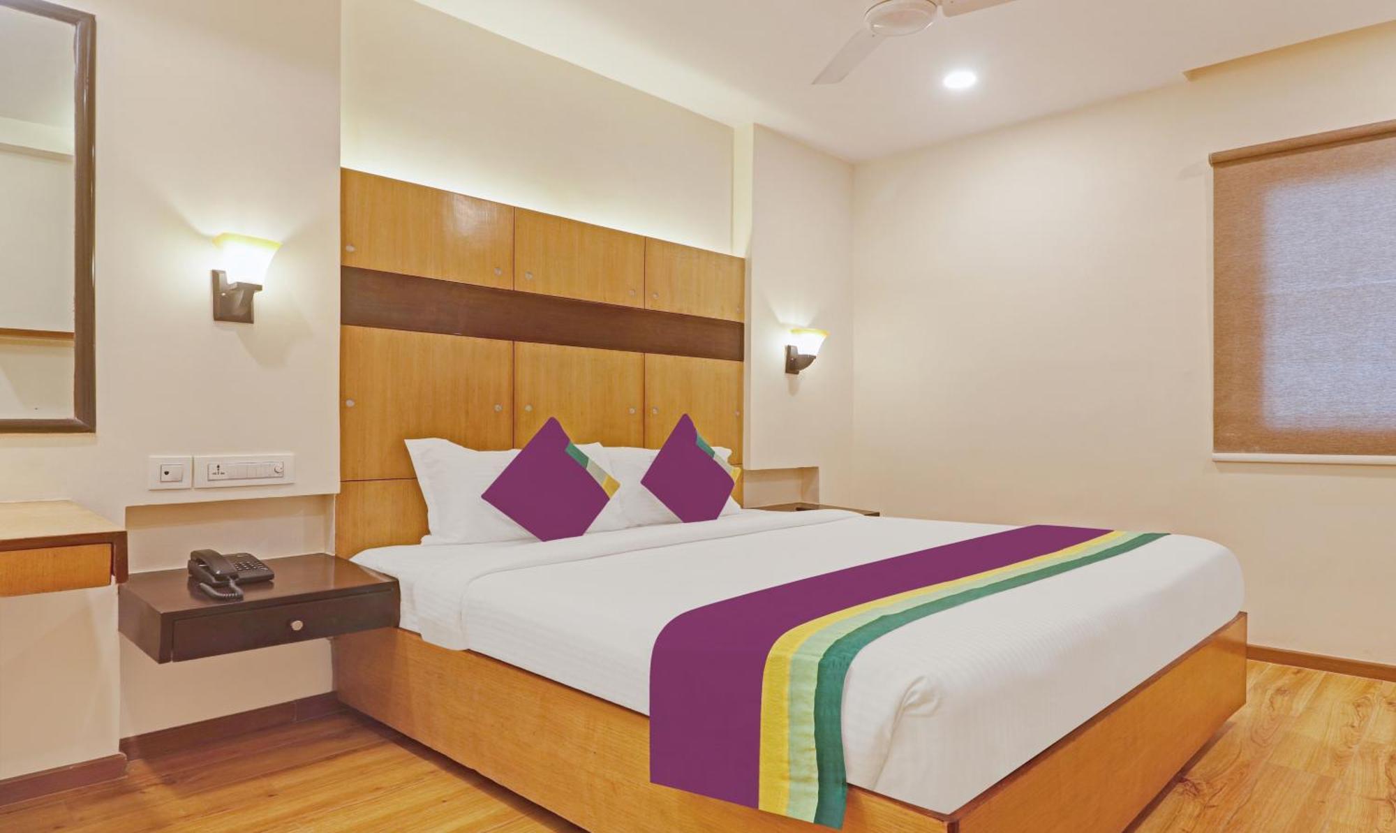 Treebo Premium Seven Lake View Hyderabad Eksteriør billede