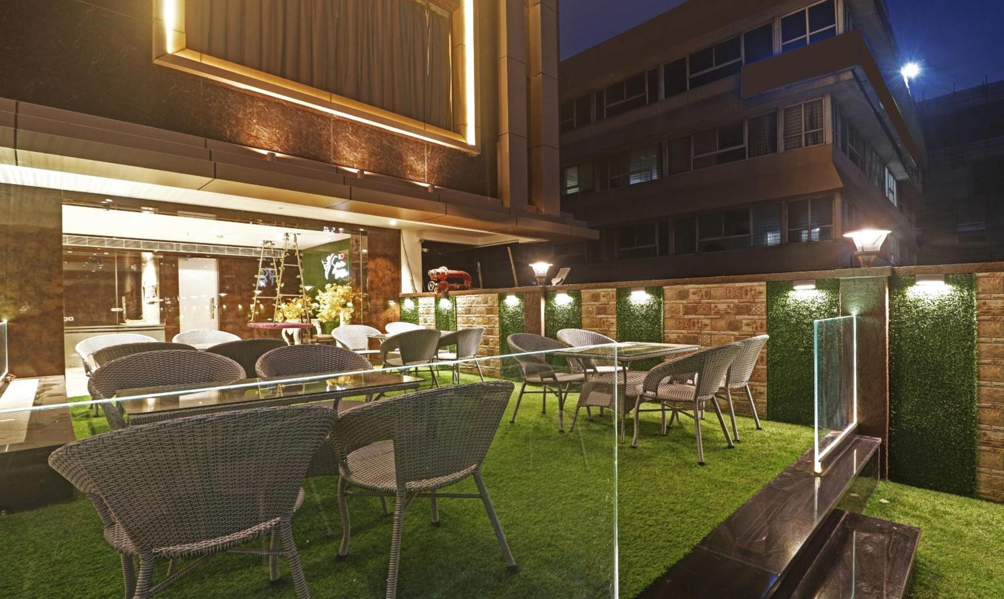 Treebo Premium Seven Lake View Hyderabad Eksteriør billede